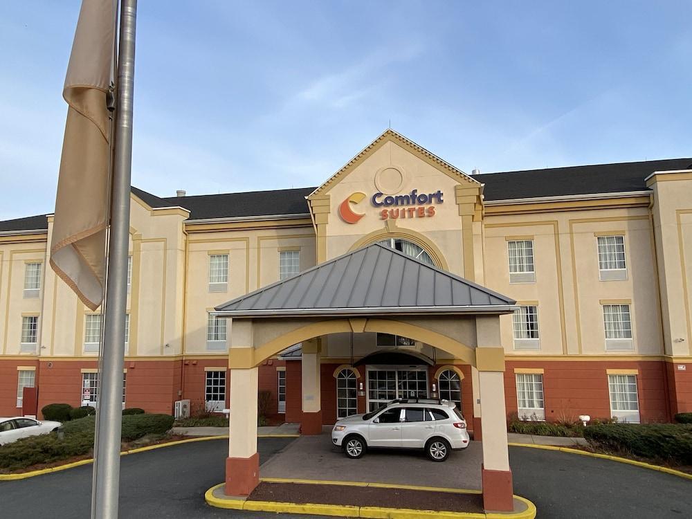 Comfort Suites Newark - Harrison Экстерьер фото