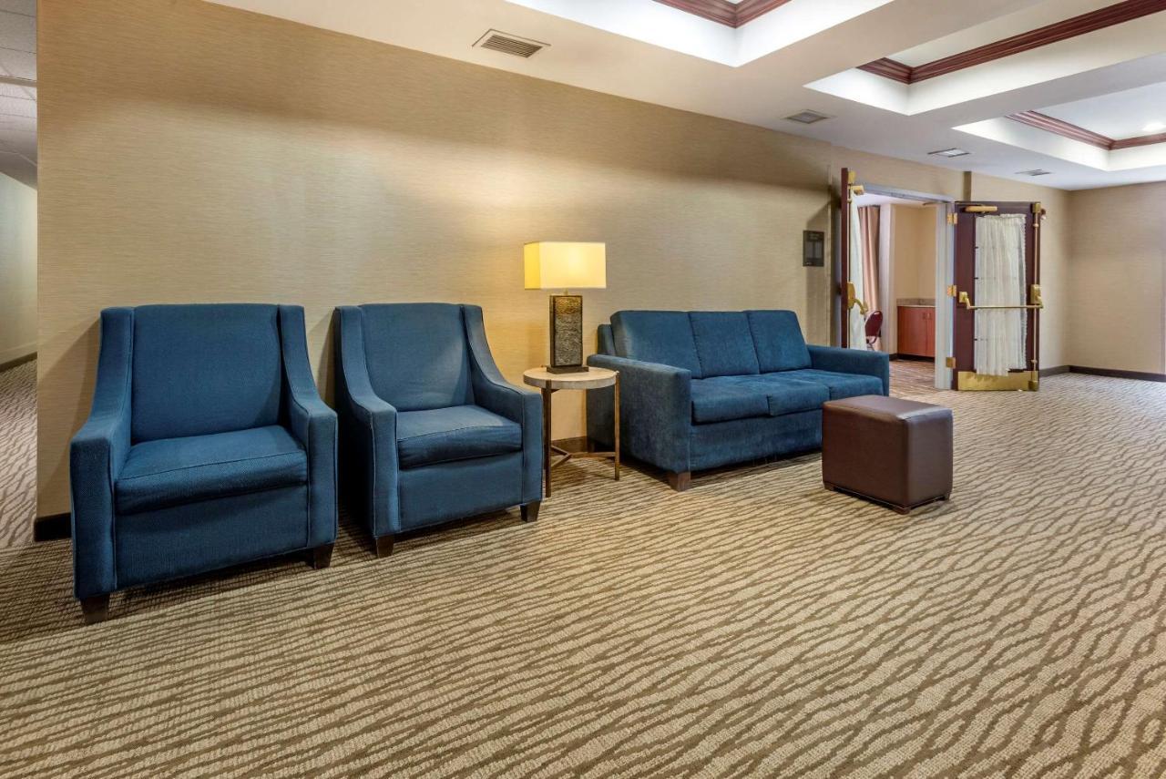 Comfort Suites Newark - Harrison Экстерьер фото