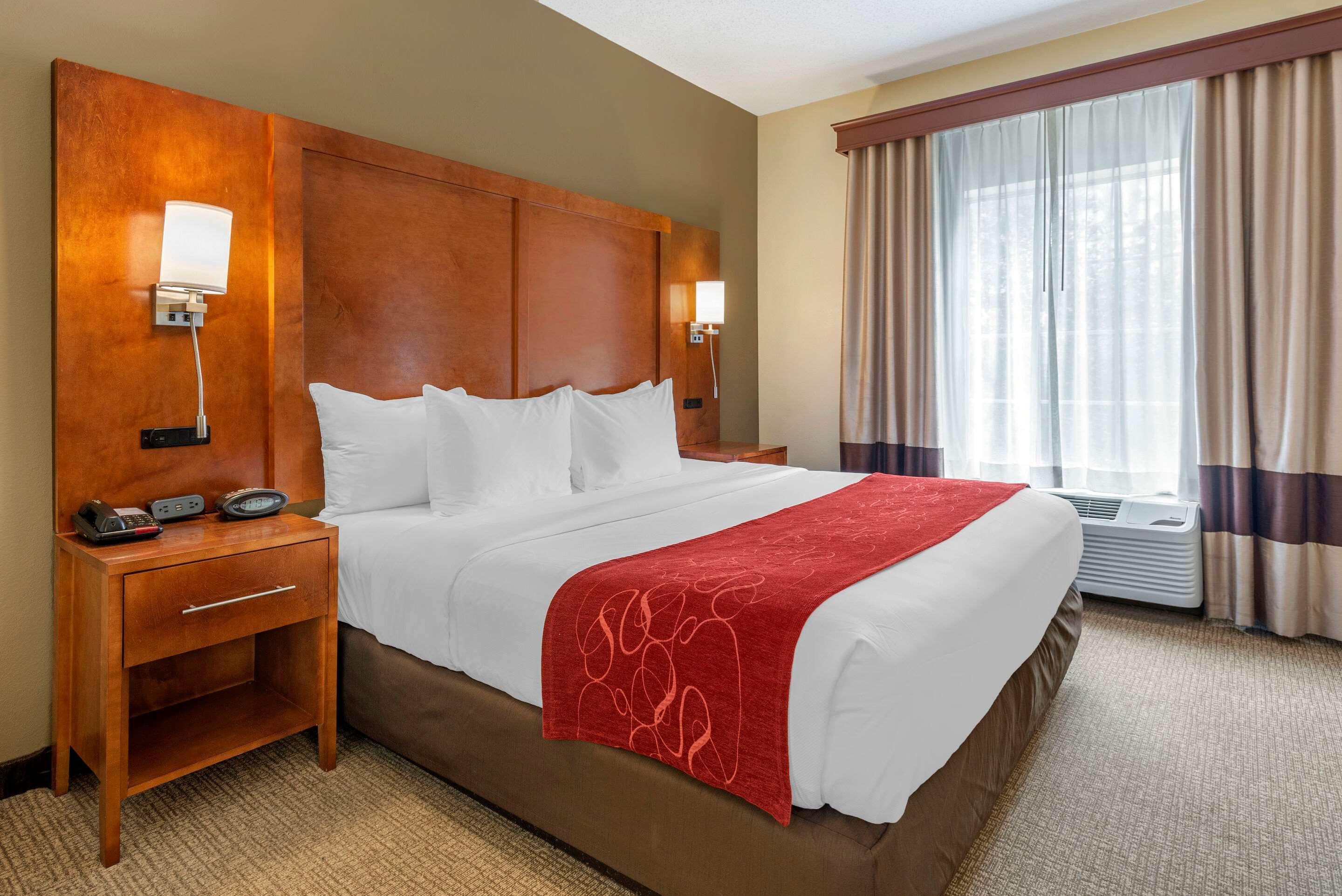 Comfort Suites Newark - Harrison Экстерьер фото