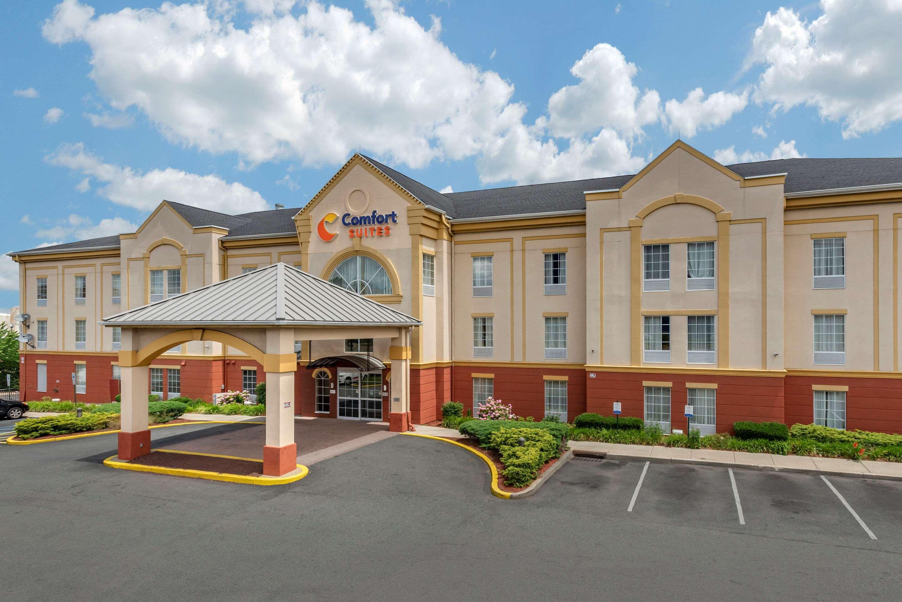 Comfort Suites Newark - Harrison Экстерьер фото