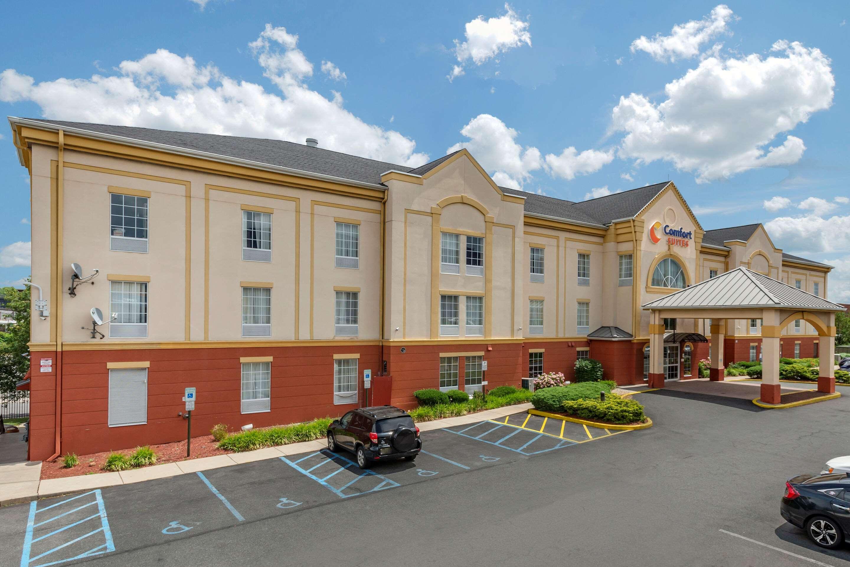 Comfort Suites Newark - Harrison Экстерьер фото