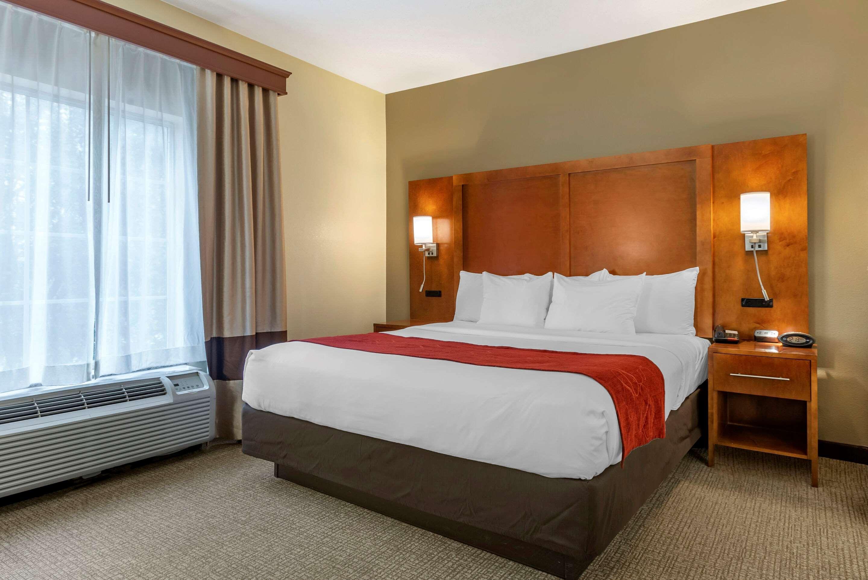 Comfort Suites Newark - Harrison Экстерьер фото